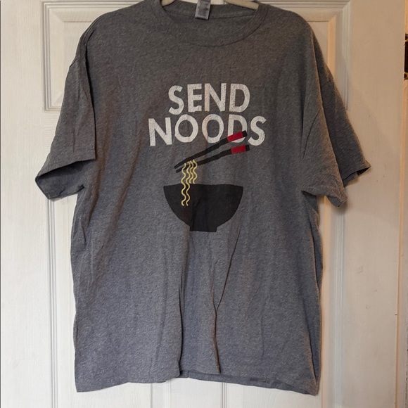 Gildan Other - Gray Graphic T-Shirt “Send Noods”